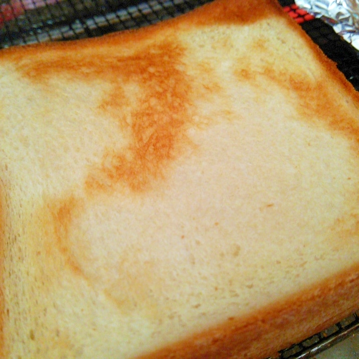 固くなった食パンをふっくらトーストにする方法!